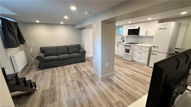 LL - 155 Wentworth Street S