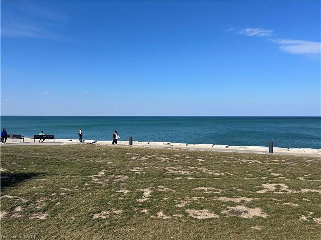 409 - 40 Esplanade Lane