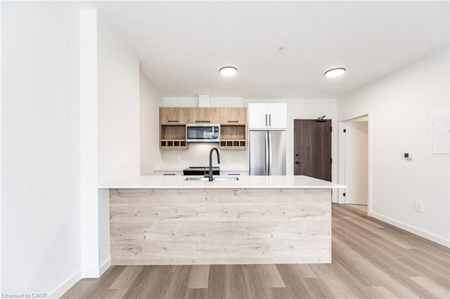 606 - 24 Union Street E