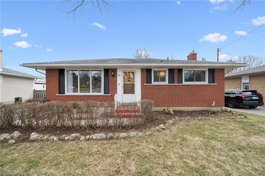 Single Family Residence sold at 32 Sleeman Avenue, Guelph, ON, N1H 6E9 - Onward Willow - MLS: 40817455