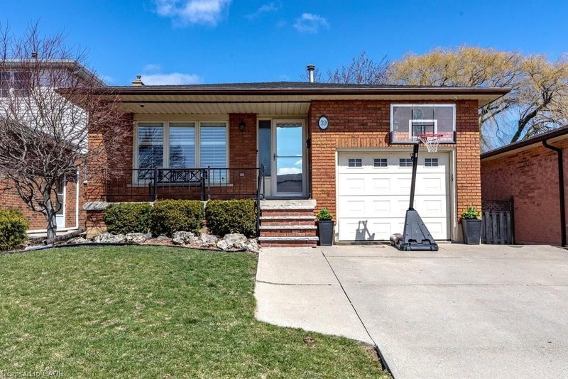 39 Trenholme Crescent, Hamilton, Ontario