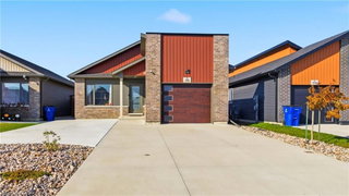 110 Moonstone Crescent