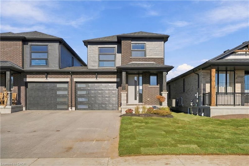 102 Thackeray Way