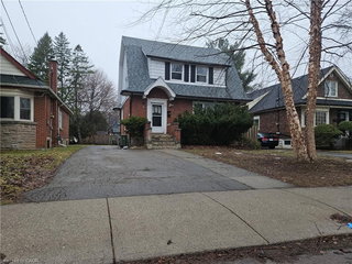 35 Kingsmount Street N