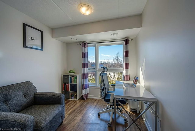 210 - 25 Kay Crescent