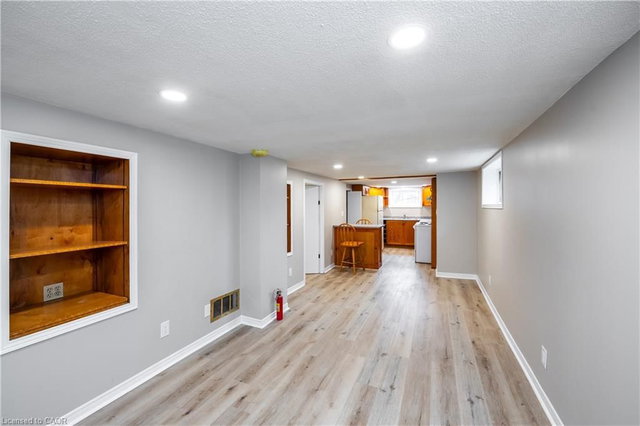 B1 - 66 Weir Street S