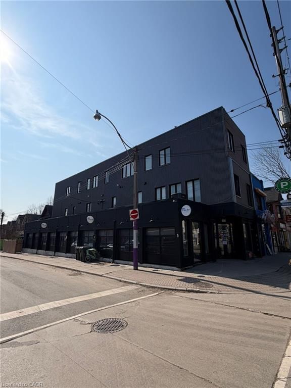 1415 Gerrard Street E