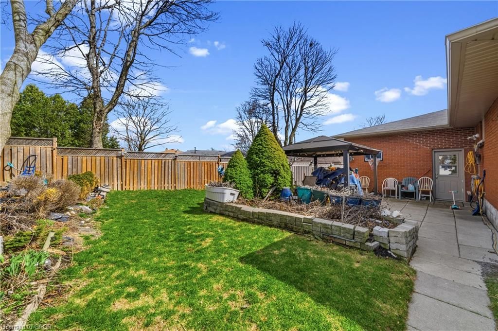 Single Family Residence for sale at 122 Greencedar Drive, Hamilton, ON, L9C 6W6 - Gurnett - MLS: 40817998