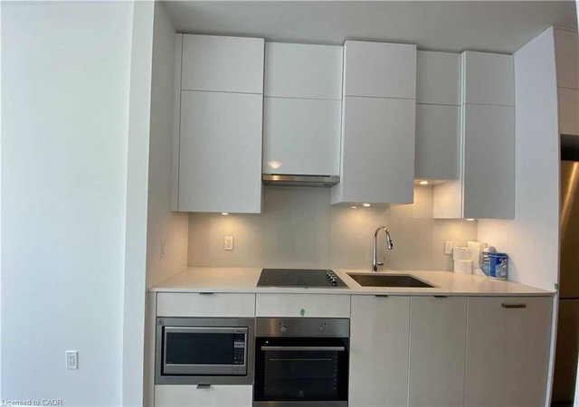 PH07 - 99 Broadway Avenue