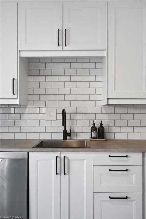 Single Family Residence for sale at 262 Britannia Avenue, Hamilton, ON, L8H 1X8 - Homeside - MLS: 40818061