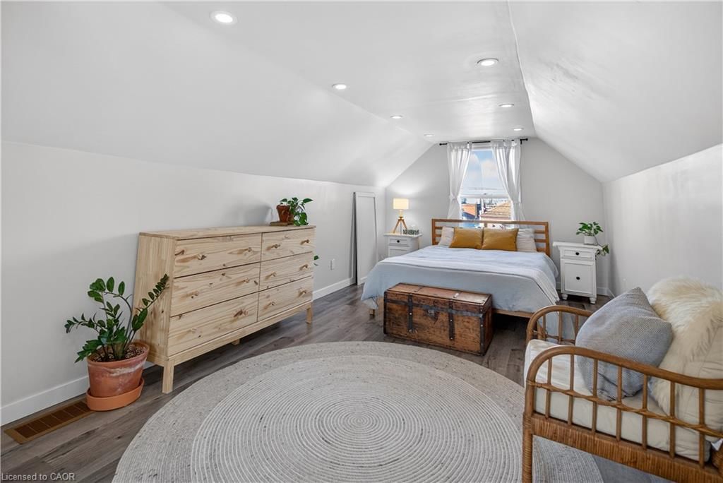 Single Family Residence for sale at 262 Britannia Avenue, Hamilton, ON, L8H 1X8 - Homeside - MLS: 40818061