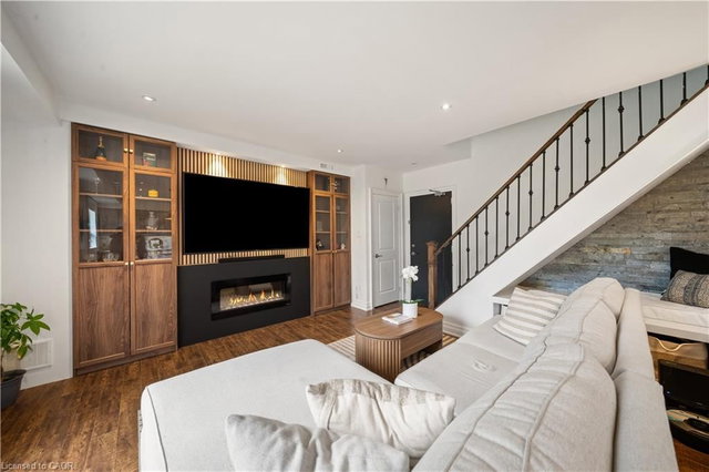 4 - 469 Claridge Road