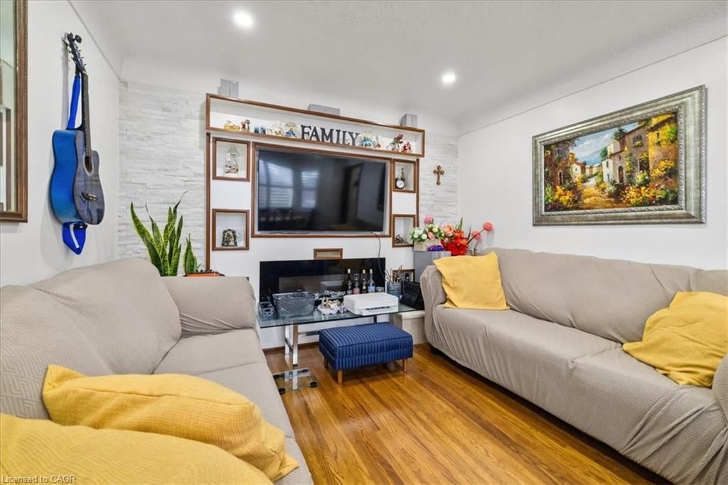 Single Family Residence for sale at 411 Upper Gage Avenue, Hamilton, ON, L8V 4H8 - Sunninghill - MLS: 40818178