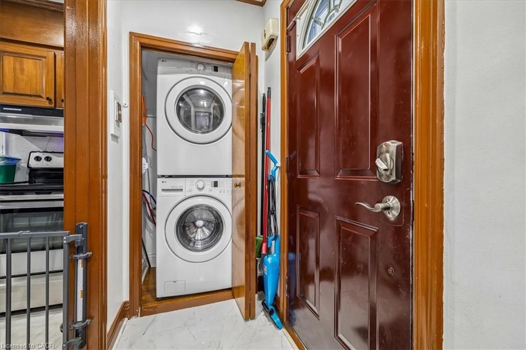 Single Family Residence for sale at 411 Upper Gage Avenue, Hamilton, ON, L8V 4H8 - Sunninghill - MLS: 40818178