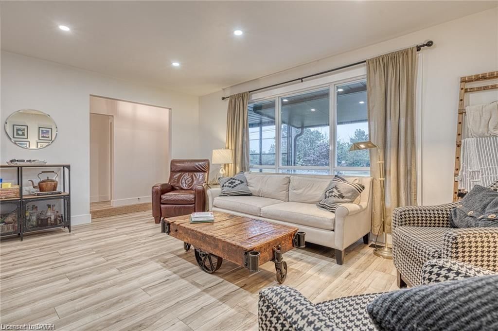 Single Family Residence for sale at 1141 Mohawk Road, Hamilton, ON, L8T 2S4 - Huntington - MLS: 40818212