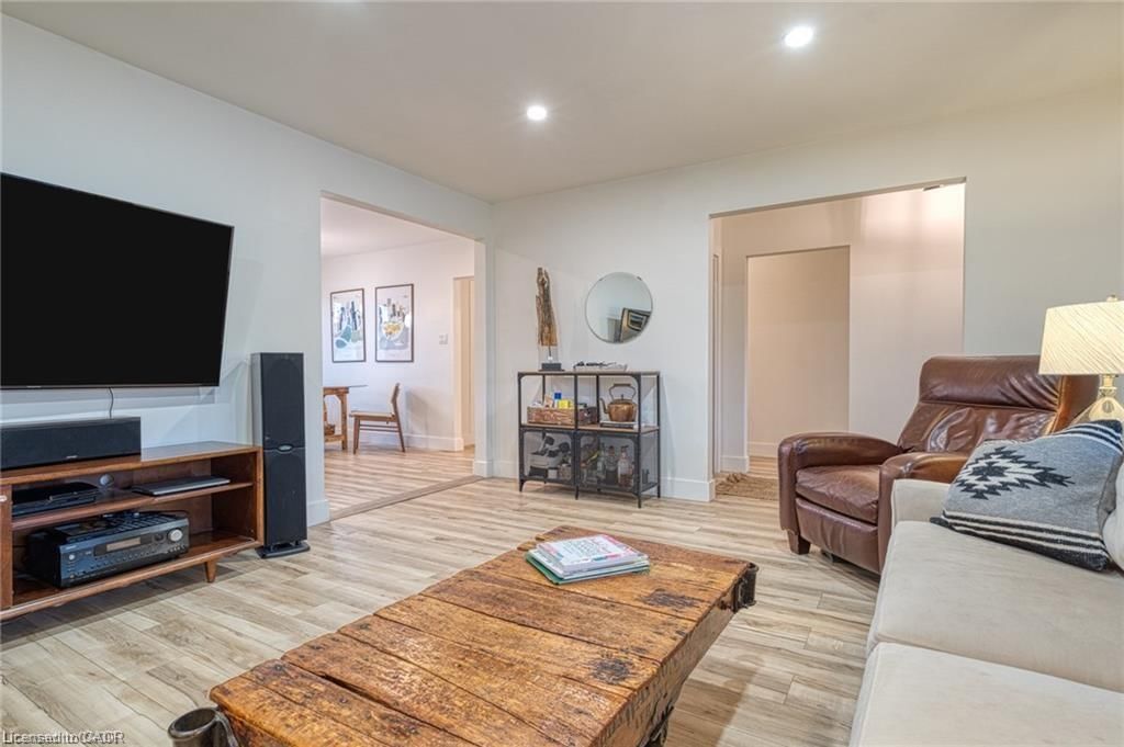 Single Family Residence for sale at 1141 Mohawk Road, Hamilton, ON, L8T 2S4 - Huntington - MLS: 40818212