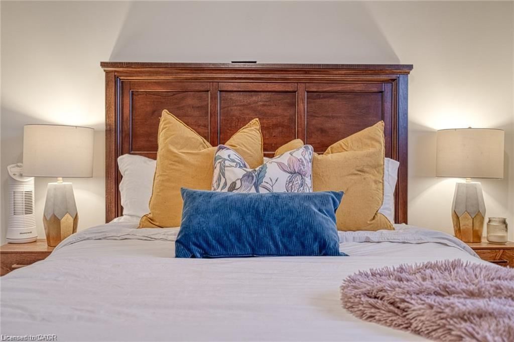 Single Family Residence for sale at 1141 Mohawk Road, Hamilton, ON, L8T 2S4 - Huntington - MLS: 40818212