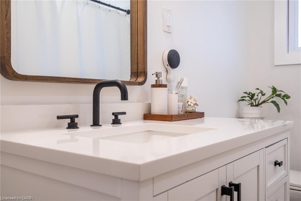 Single Family Residence for sale at 1141 Mohawk Road, Hamilton, ON, L8T 2S4 - Huntington - MLS: 40818212