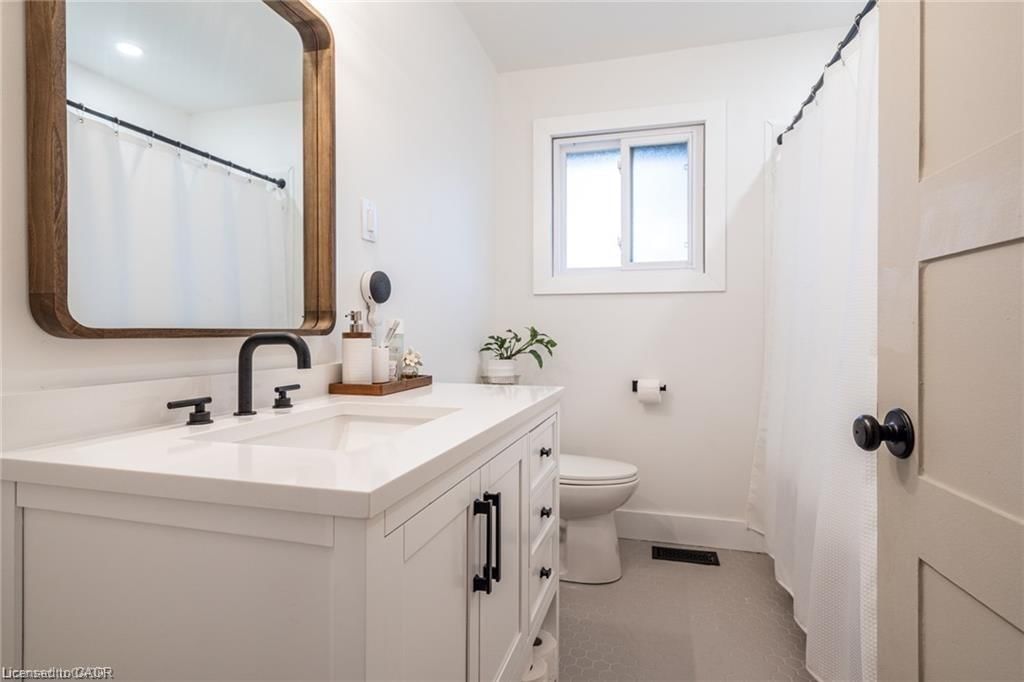 Single Family Residence for sale at 1141 Mohawk Road, Hamilton, ON, L8T 2S4 - Huntington - MLS: 40818212