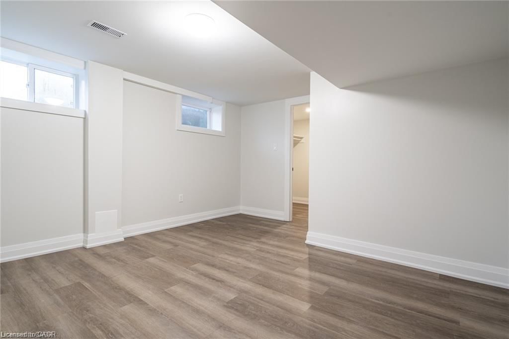 Single Family Residence for sale at 1141 Mohawk Road, Hamilton, ON, L8T 2S4 - Huntington - MLS: 40818212