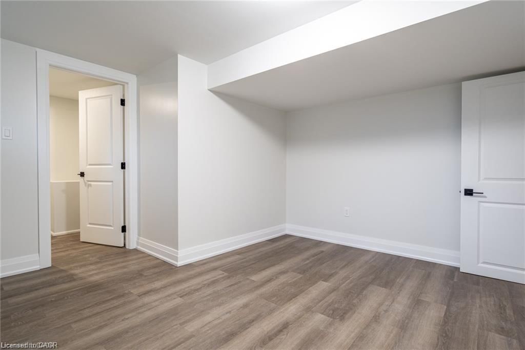 Single Family Residence for sale at 1141 Mohawk Road, Hamilton, ON, L8T 2S4 - Huntington - MLS: 40818212