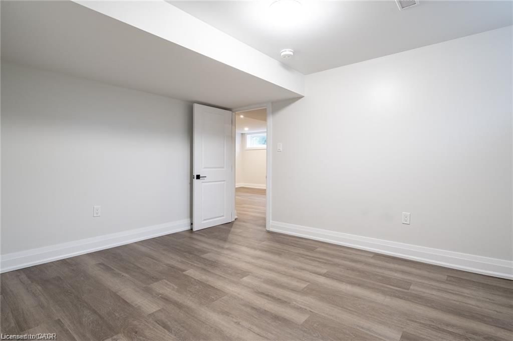 Single Family Residence for sale at 1141 Mohawk Road, Hamilton, ON, L8T 2S4 - Huntington - MLS: 40818212