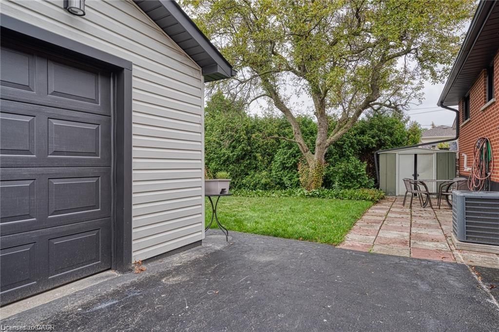 Single Family Residence for sale at 1141 Mohawk Road, Hamilton, ON, L8T 2S4 - Huntington - MLS: 40818212