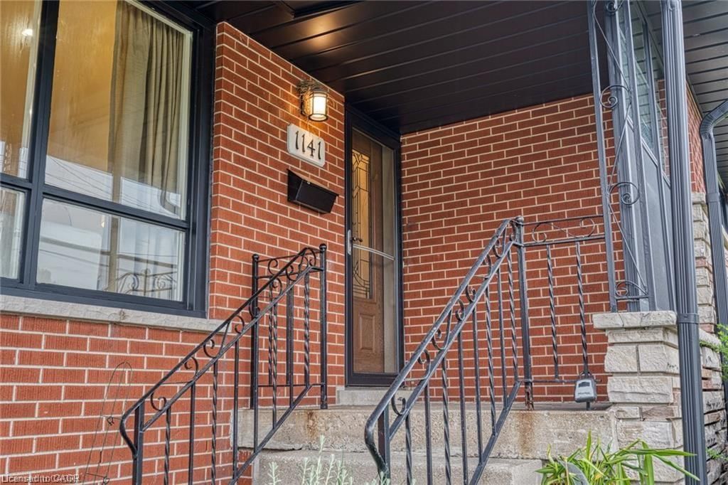 Single Family Residence for sale at 1141 Mohawk Road, Hamilton, ON, L8T 2S4 - Huntington - MLS: 40818212