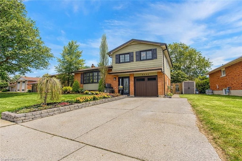 4504 Queensway Gardens, Niagara Falls, Ontario