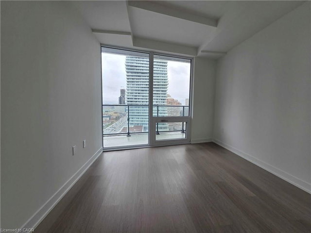 1306 - 448 Burnhamthorpe Road W