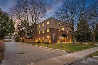 206 - 640 Grey Street