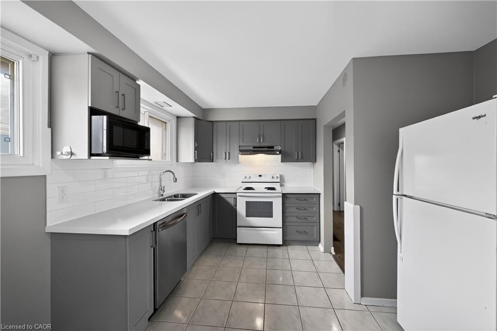 Single Family Residence for sale at 76 Terrace Drive, Hamilton, ON, L9A 2Y6 - Balfour - MLS: 40818376