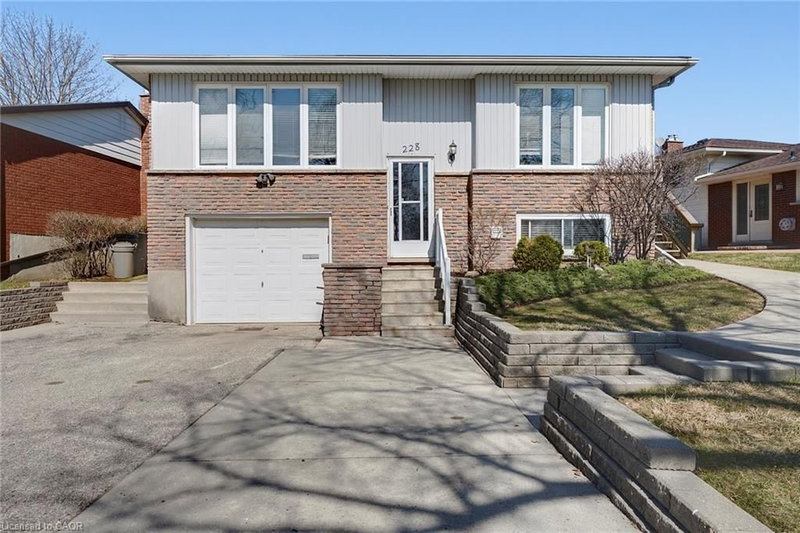 228 Holborn Drive, Kitchener, Ontario
