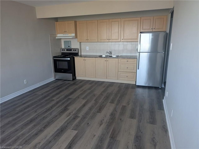 347D - 468 Ottawa Street N