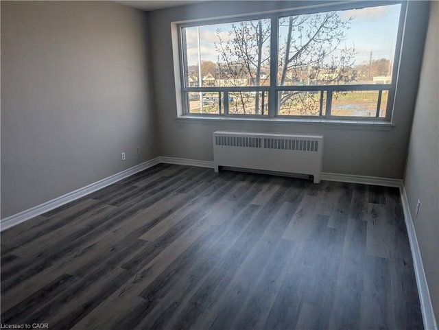 347D - 468 Ottawa Street N