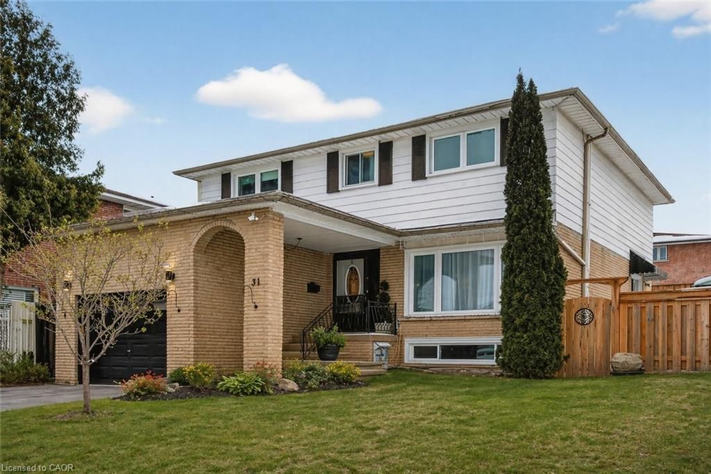 Single Family Residence for sale at 31 Maynard Street, Hamilton, ON, L9B 1R9 - Falkirk East - MLS: 40818521