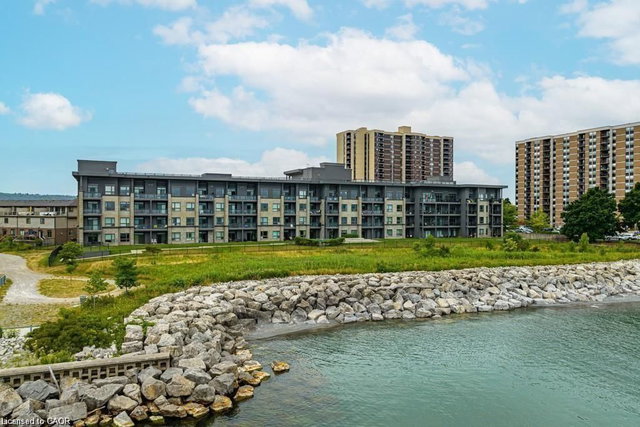 206 - 35 Southshore Crescent