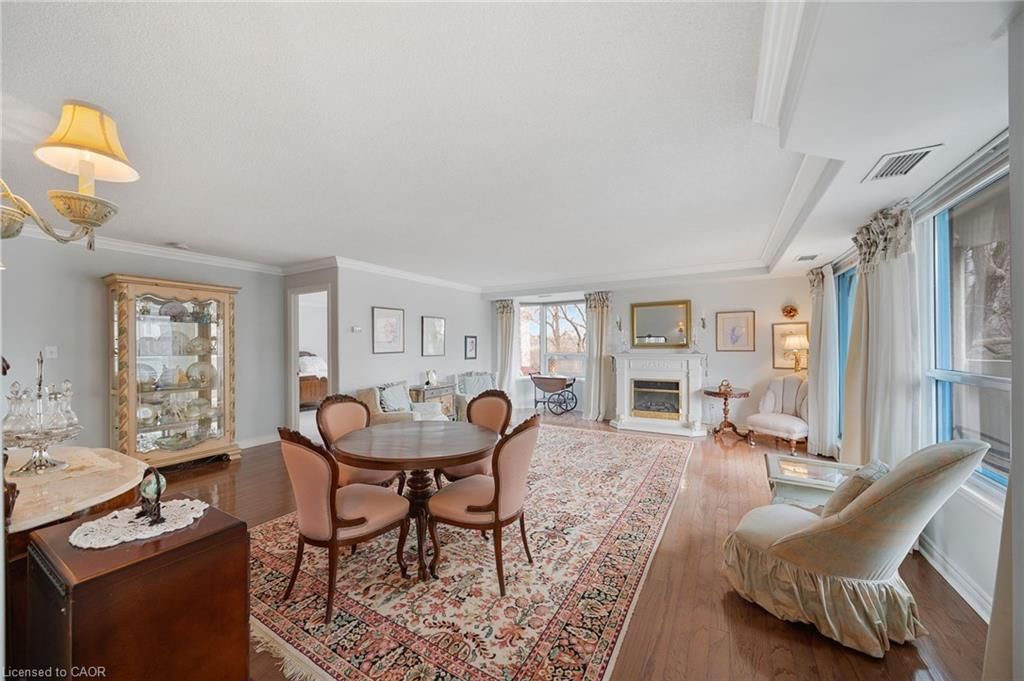 Condo/Apt Unit for sale at 404-1272 Ontario Street, Burlington, ON, L7S 2L8 - Maple - MLS: 40818691