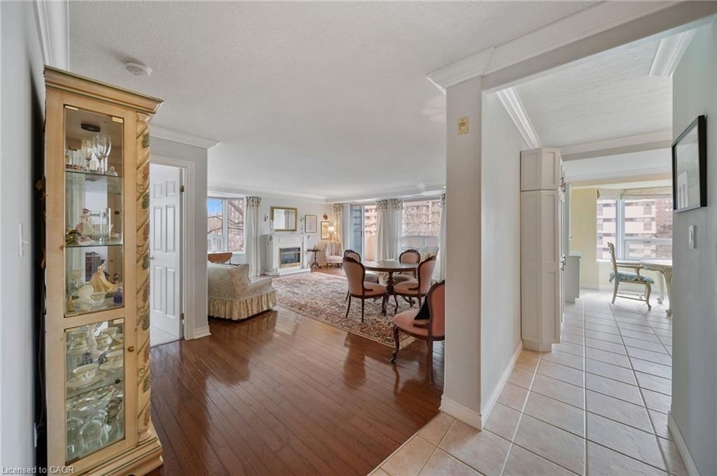 Condo/Apt Unit for sale at 404-1272 Ontario Street, Burlington, ON, L7S 2L8 - Maple - MLS: 40818691