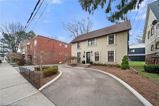 36 Mississauga Road N