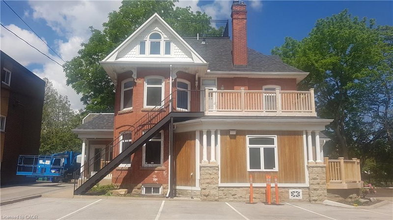 84 Main Street E photo 3