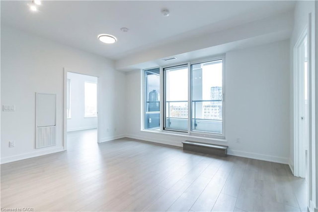 510 - 25 Wellington Street S