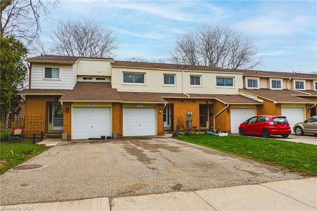 60 - 1576 Newlands Crescent