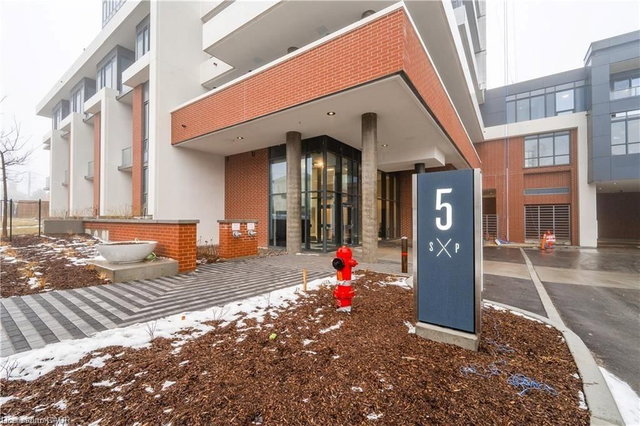 1214 - 5 Wellington Street S