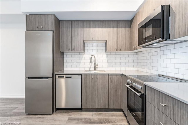 1214 - 5 Wellington Street S