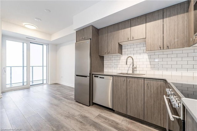 1214 - 5 Wellington Street S