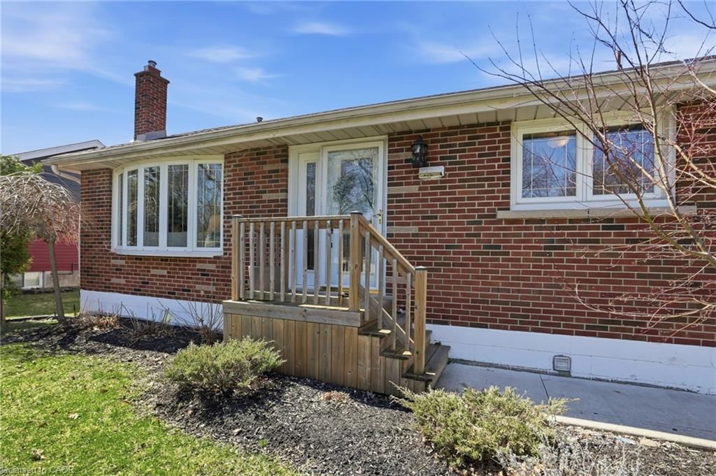 Single Family Residence for sale at 208 Seneca Avenue, Hamilton, ON, L9B 1M2 - Allison - MLS: 40818962