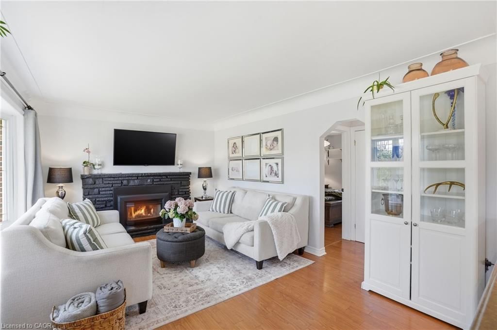 Single Family Residence for sale at 208 Seneca Avenue, Hamilton, ON, L9B 1M2 - Allison - MLS: 40818962