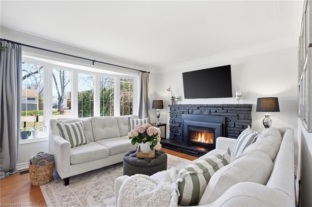 Single Family Residence for sale at 208 Seneca Avenue, Hamilton, ON, L9B 1M2 - Allison - MLS: 40818962