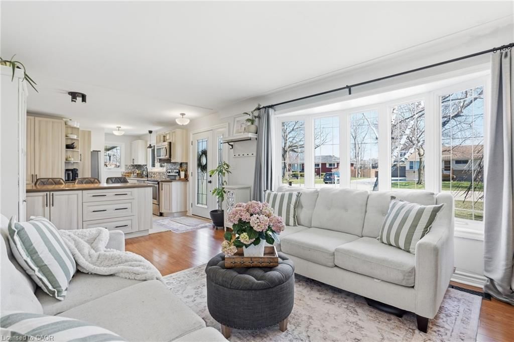 Single Family Residence for sale at 208 Seneca Avenue, Hamilton, ON, L9B 1M2 - Allison - MLS: 40818962